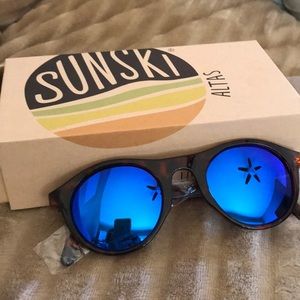 Sunski sun glasses Altas model